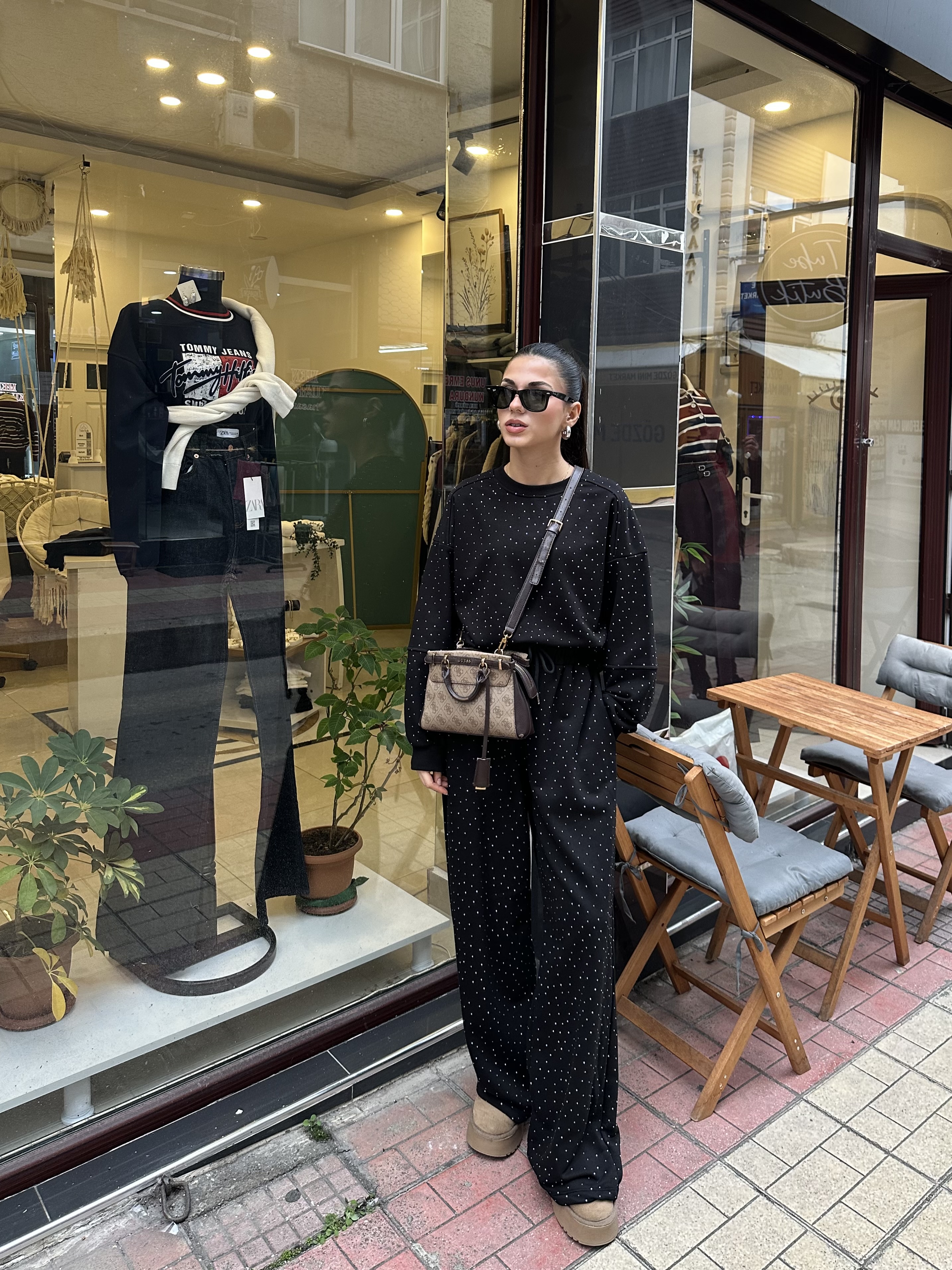 Luxe Ön Arka Taş İşlemeli Siyah Takım