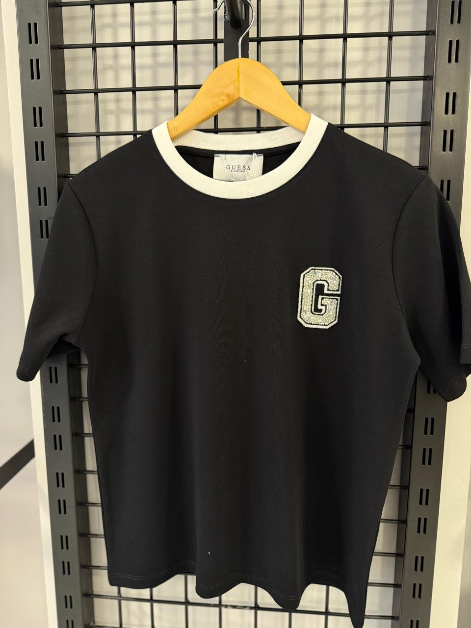 Marka Model Harfli Taşlı Siyah T-shirt