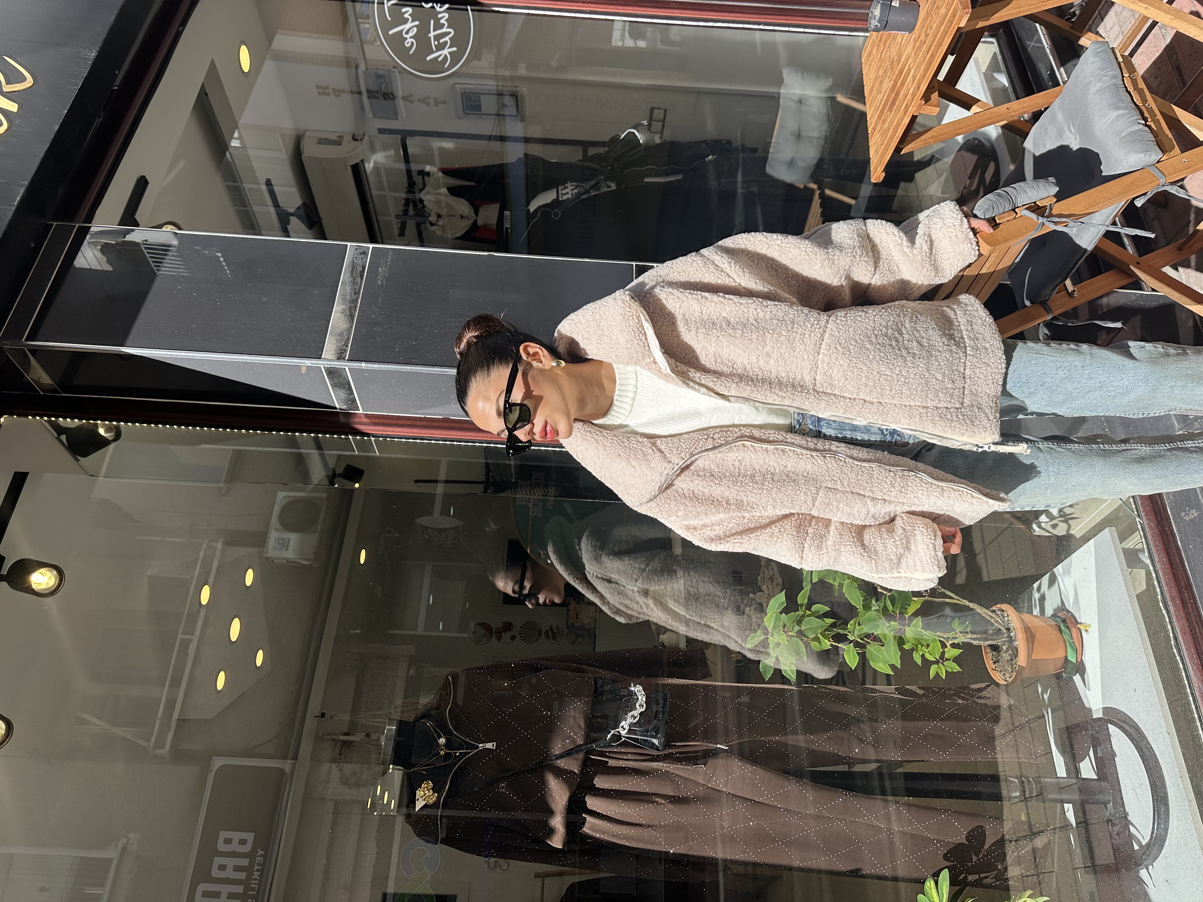 Bej Çift Cepli Astarlı Peluş Mont