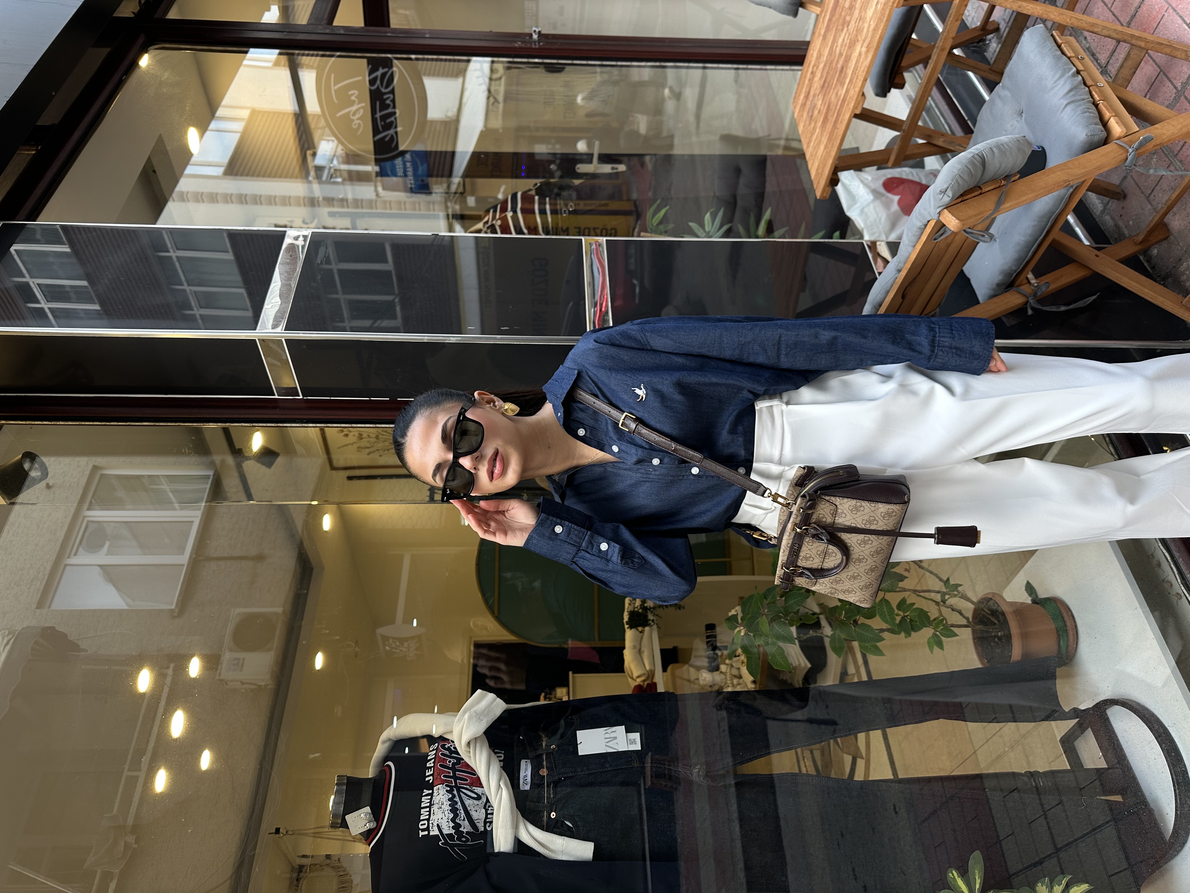 Marka Model Logolu Etiketli Koyu Mavi Denim Gömlek