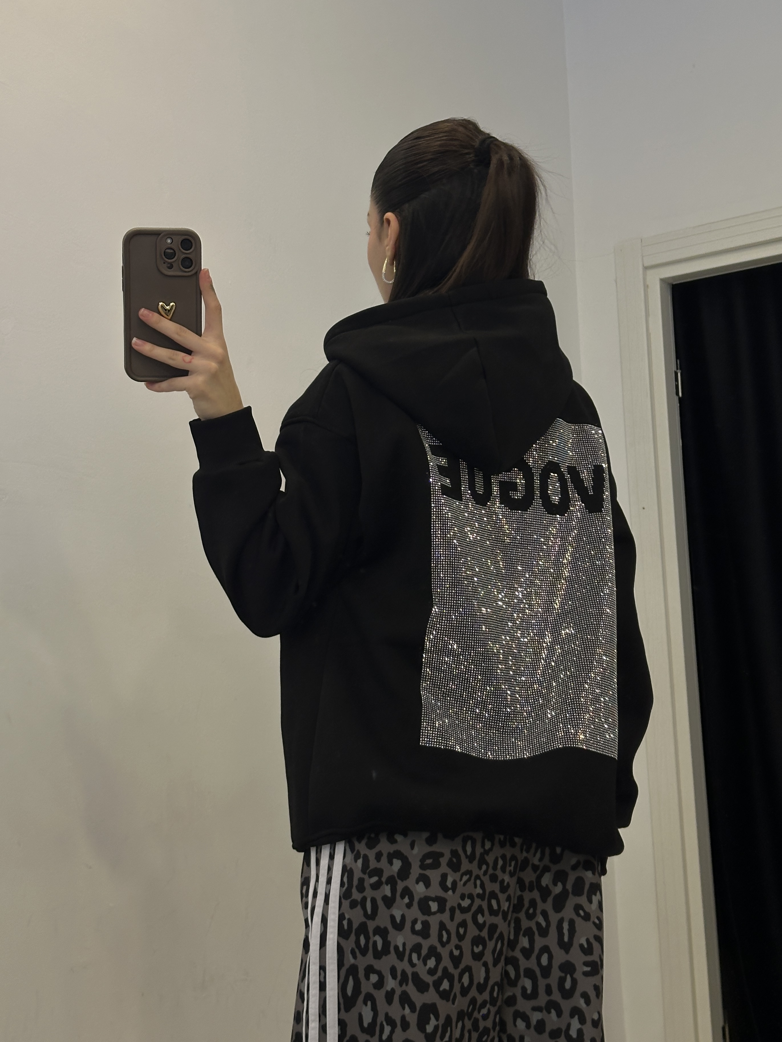 Arkası Full Taş İşlemeli Vogue Siyah Sweatshirt