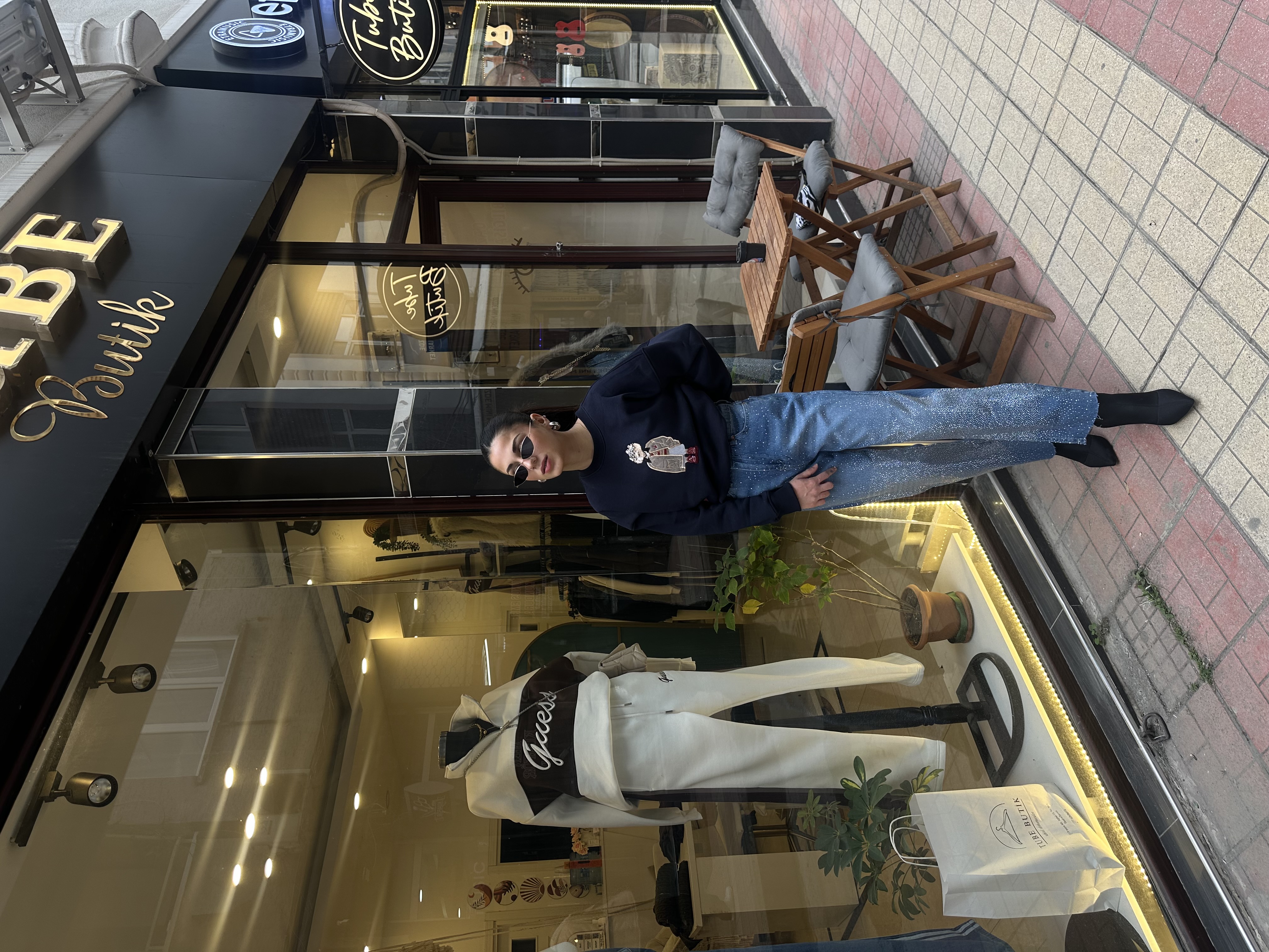  Marka Model Yüksek Bel Taş İşlemeli Mavi Mom Jean