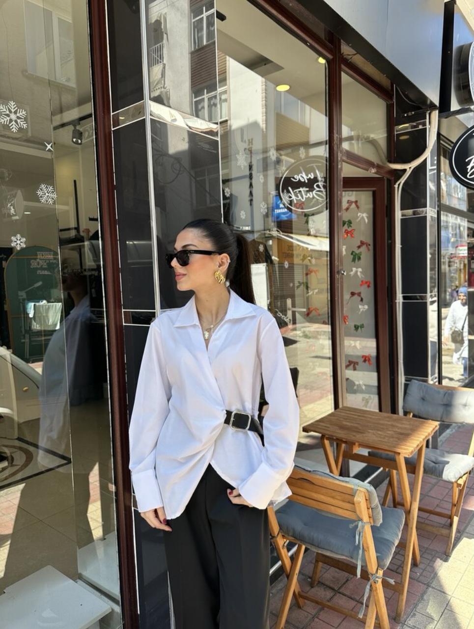 Beyaz Kendinden Kemerli Poplin Gömlek