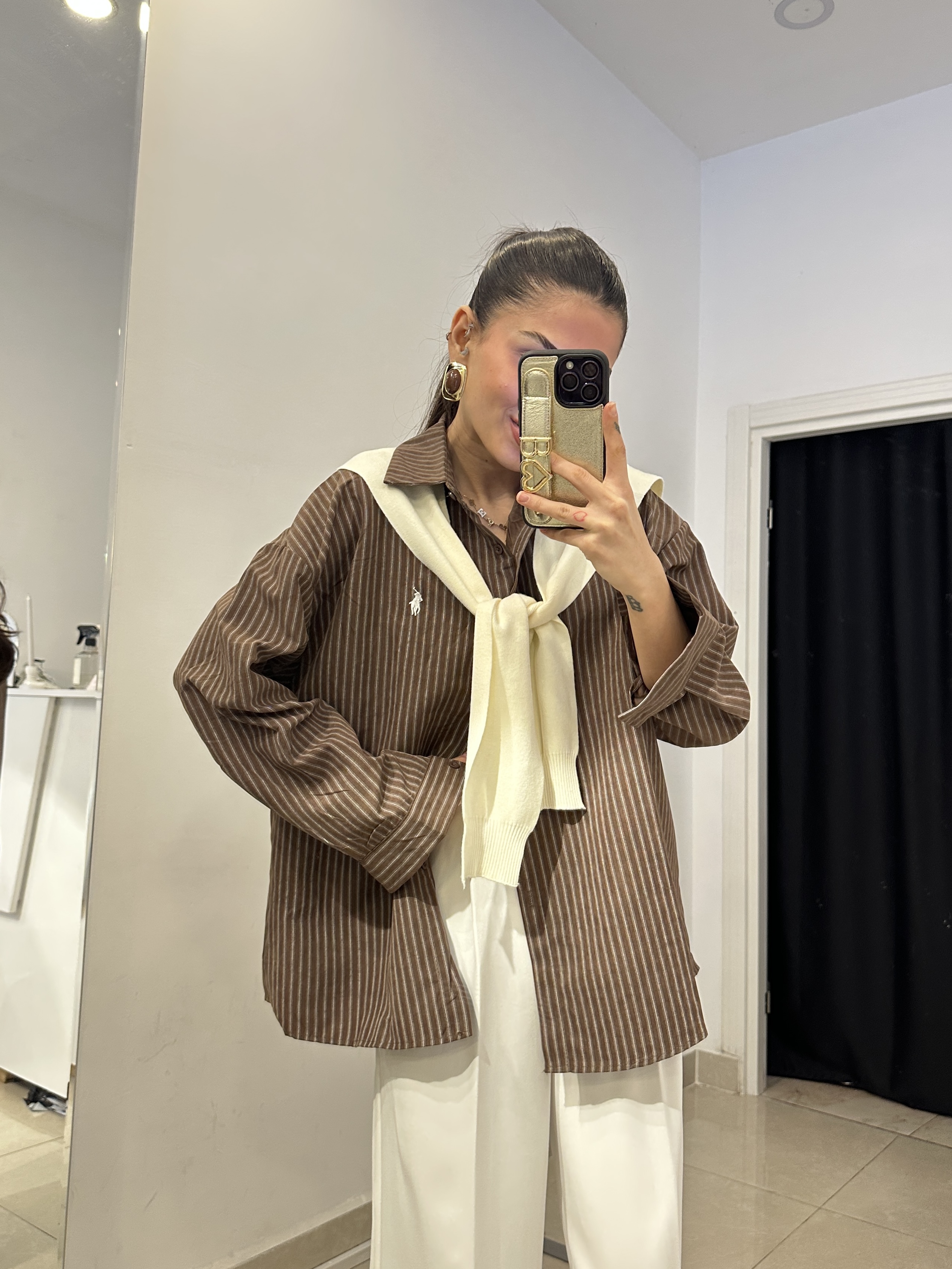 Marka Model Kendinden Atkılı Oversize Kahverengi Gömlek 