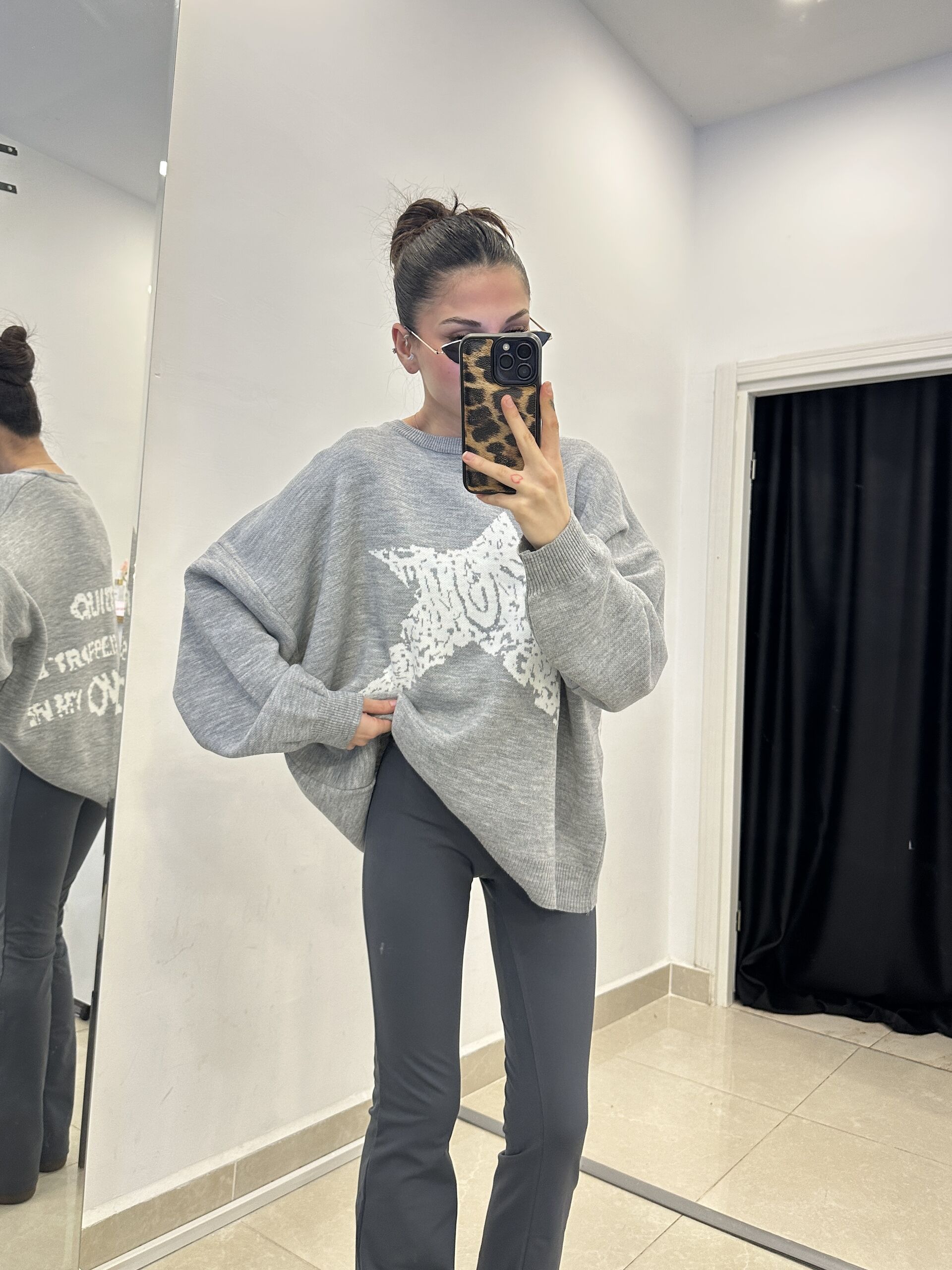 Yıldız Desenli Oversize Gri Triko Kazak