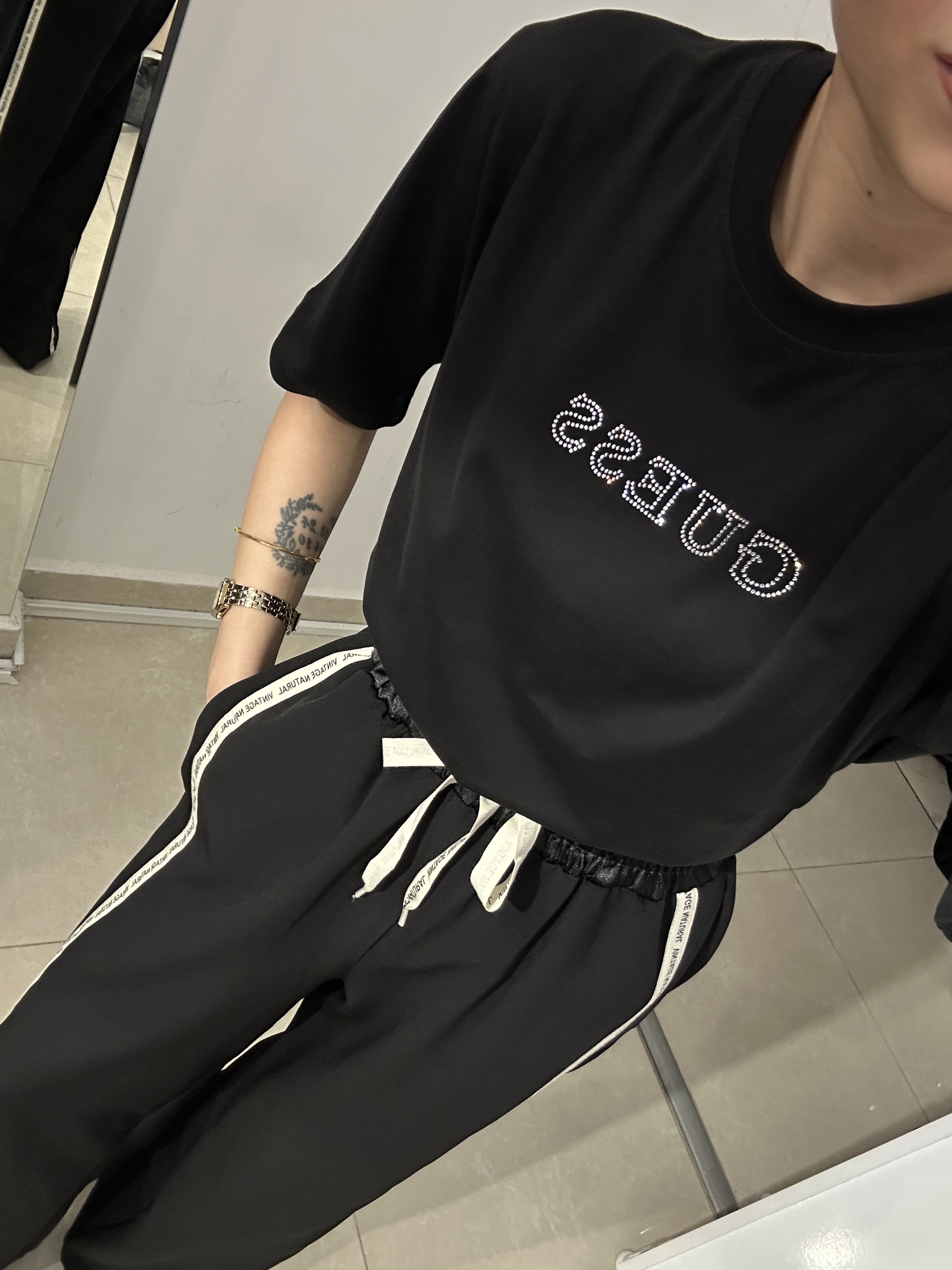 Marka Model Siyah Taşlı Mabel T-shirt