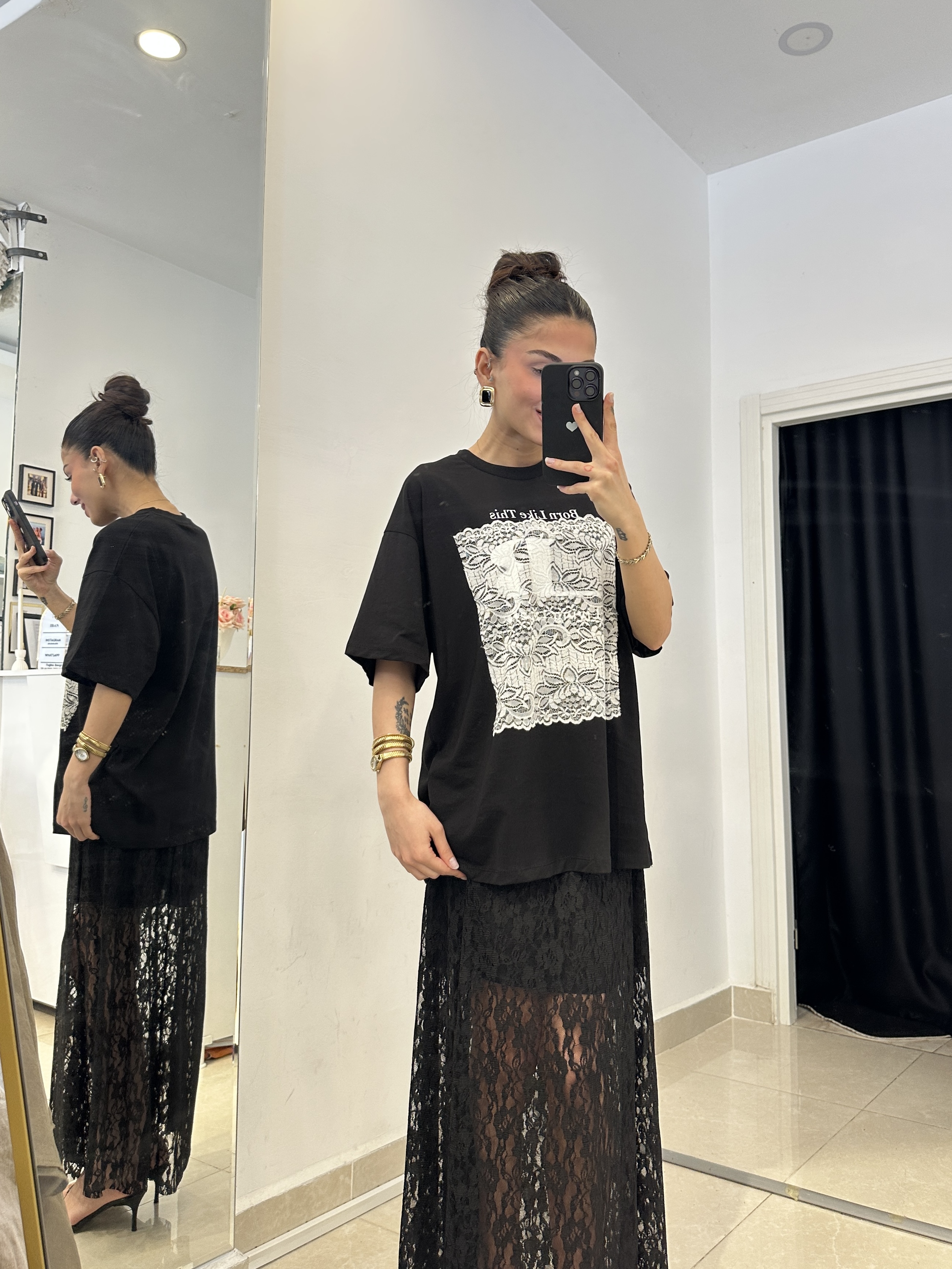 Önü Dantelli Oversize Siyah T-shirt